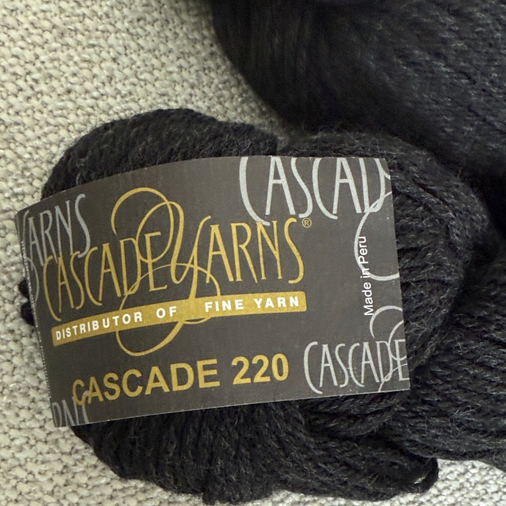 NWT Cascade 220 100% Peruvian Highland wool Yarn (2 skeins) - Picture 4 of 7